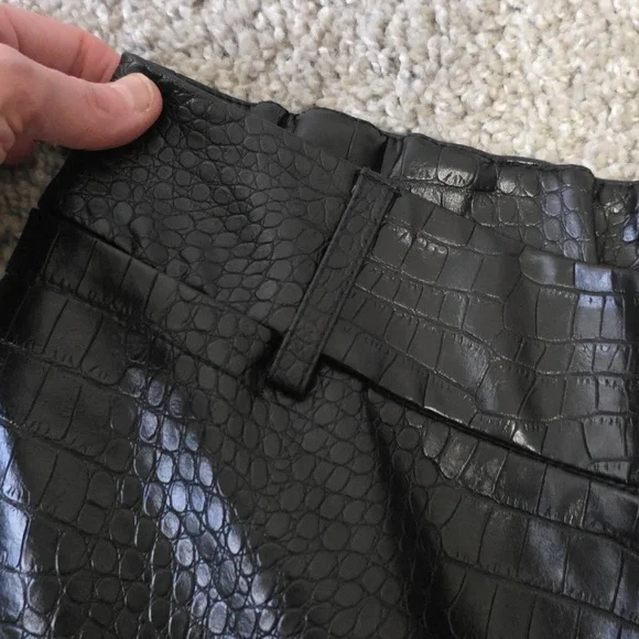 Chico's Faux Leather Croc Embossed Wide Leg Pants Size 0 (Chico's Size 4) Black - Picture 4 of 12